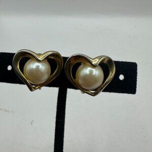 Vintage Sarah Coventry Gold Tone Heart Clip-On Earrings